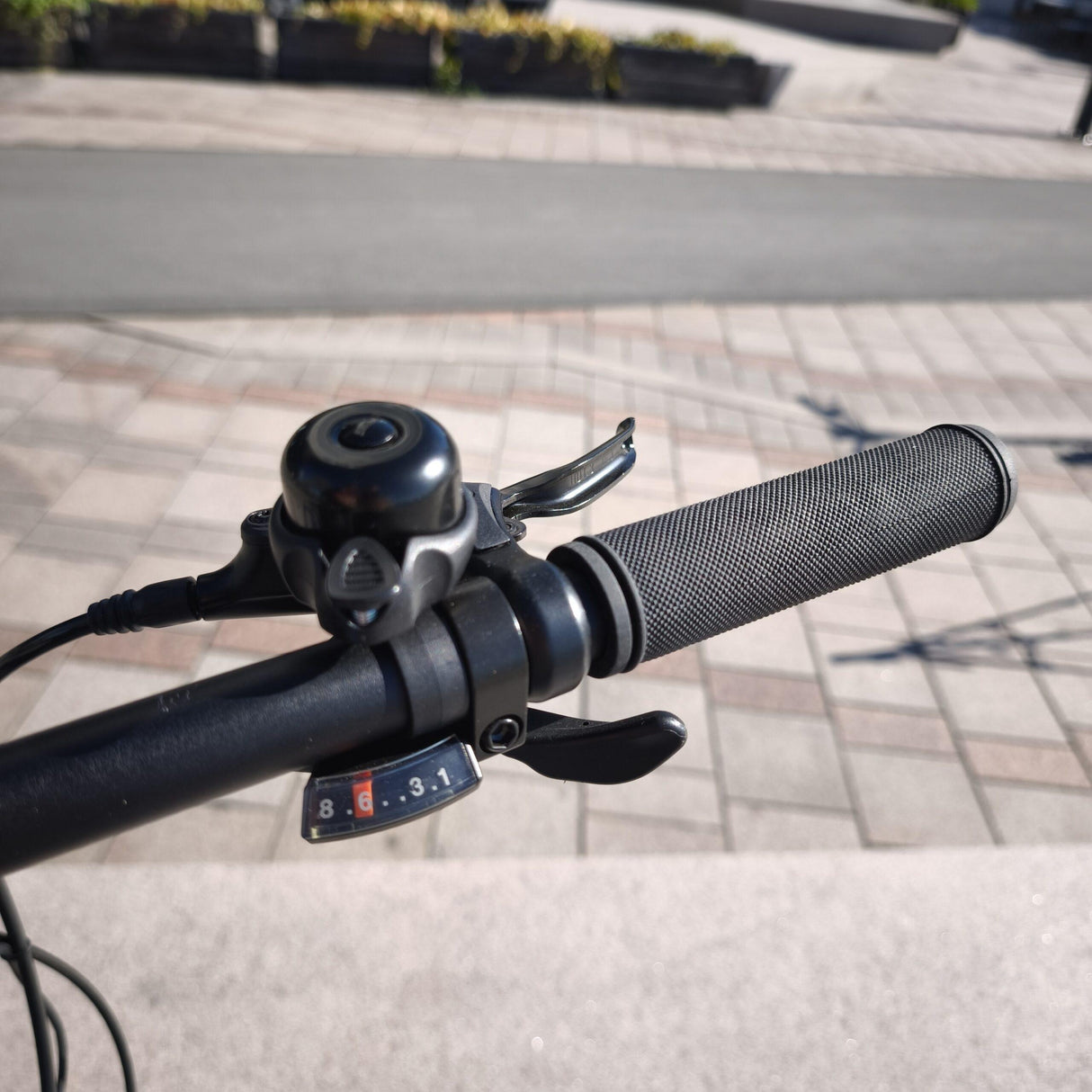 Elcykel KROSS 250W - mittmotor -100km Räckvidd