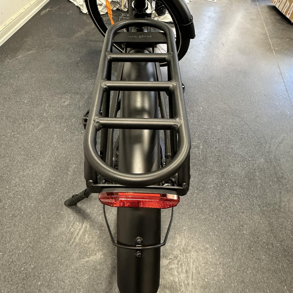 Elcykel DOUCHEBIKE 250W ELIT DAM - mittmotor - remdrift - räckvidd 110km