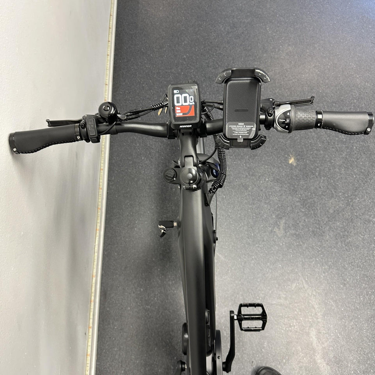 Elcykel DOUCHEBIKE 250W ELIT - mittmotor - remdrift - räckvidd 110km