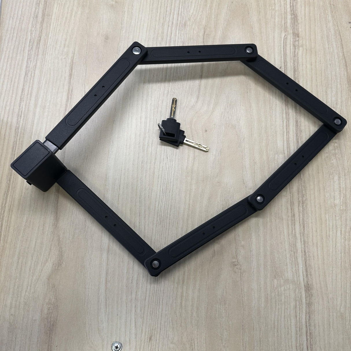 Lås solid metall till cykel och elscooter 95 cm diameter
