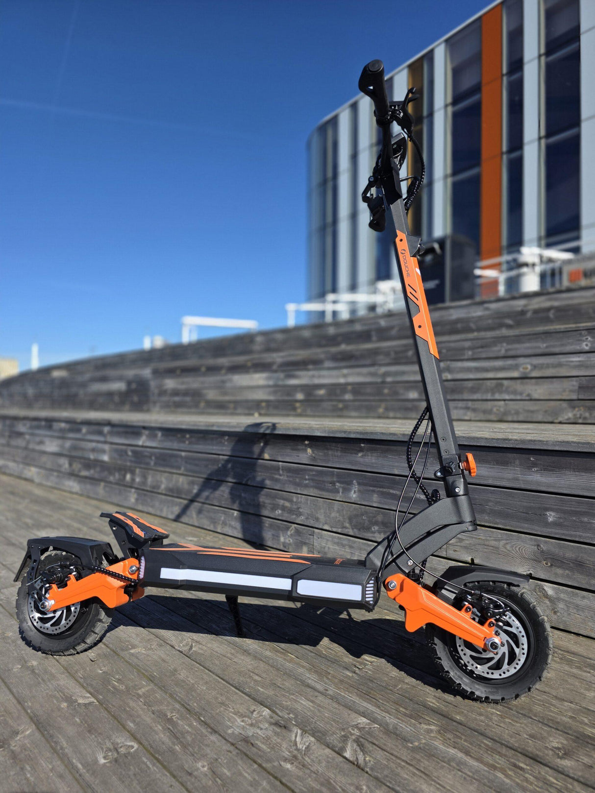 Elscooter DOUCHE DRAKEN 2200W - Räckvidd 80 km - Hastighet 65 km/h
