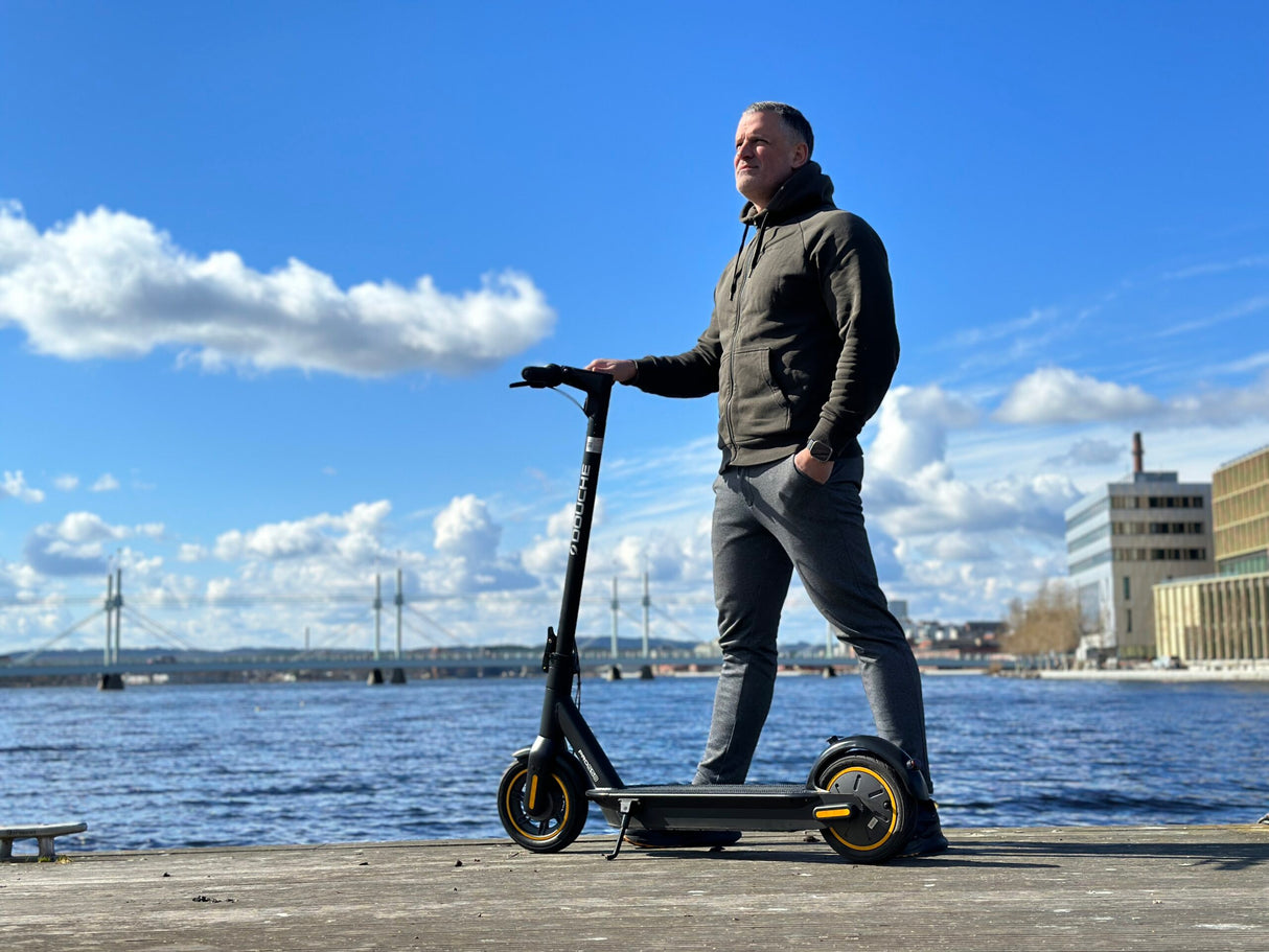 Elscooter DOUCHE REKO - 250W - 35 km räckvidd