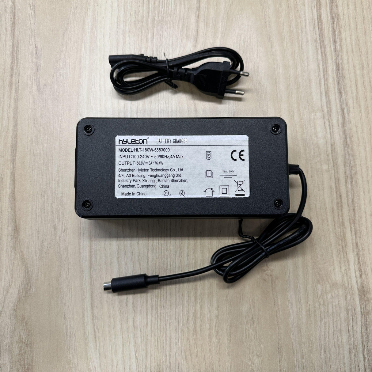 Snabbladdare 52V/3A elsystem med RCA kontakt - output 58,8V