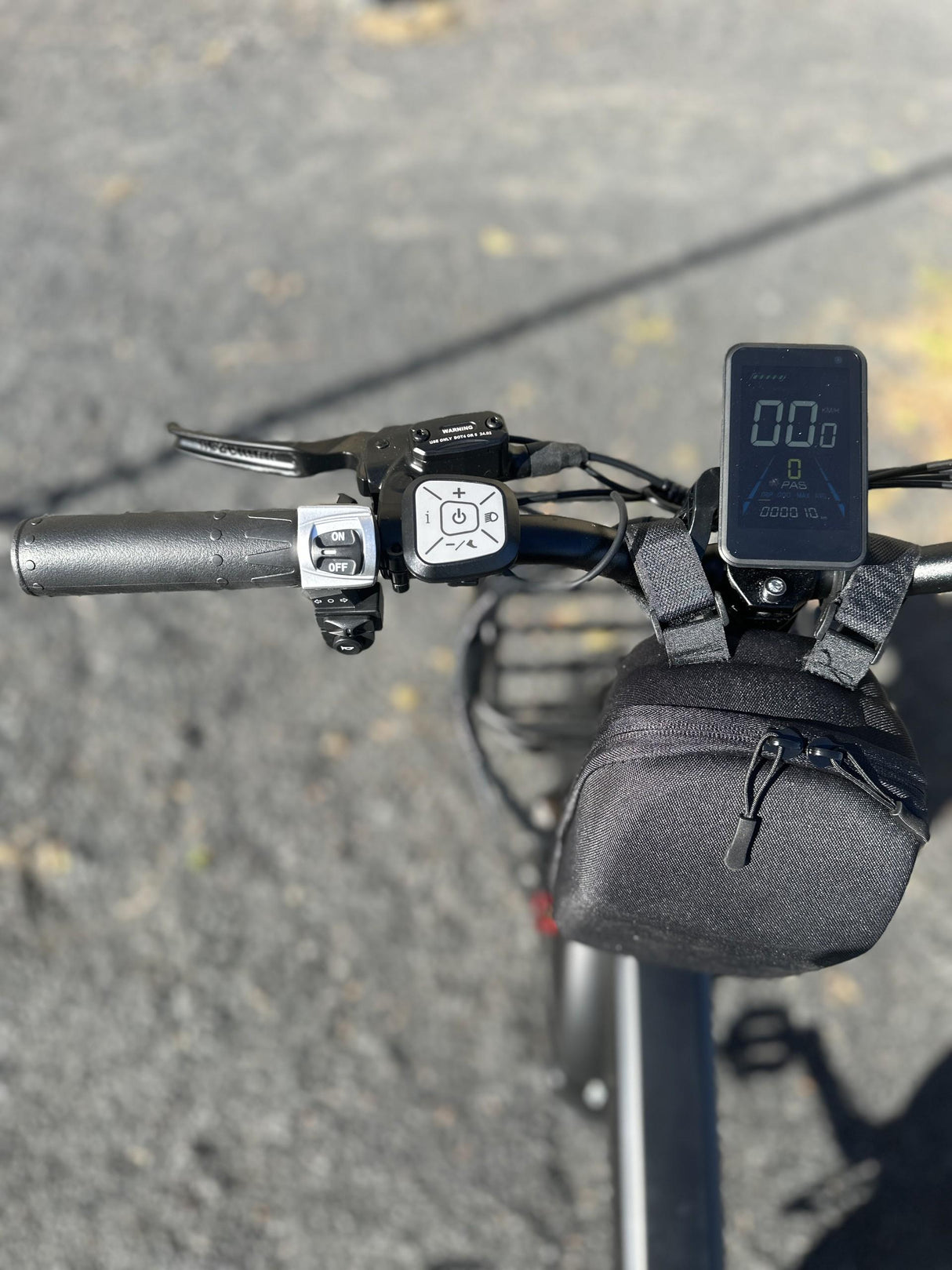 Elcykel DOUCHEBIKE 750W STILETTE - Hydrauliska bromsar - Räckvidd 70km - Hopfällbar
