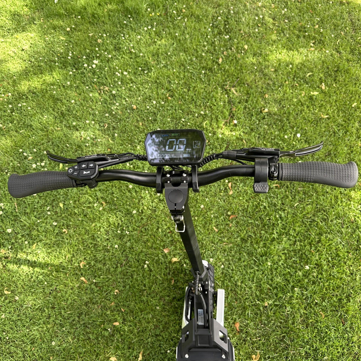 Elsparkcykel DOUCHE SPEAR 1000W+1000W - räckvidd 80 km