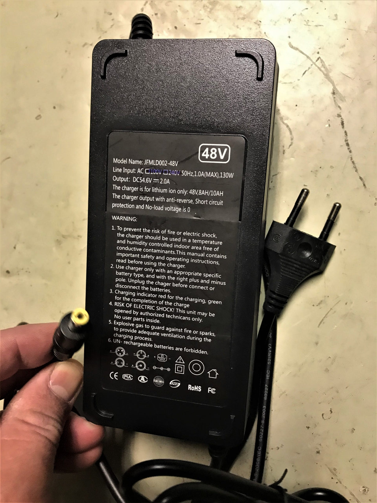 Batteriladdare till elcykel/elscooter 48V/2A med 2,1mm rund kontakt