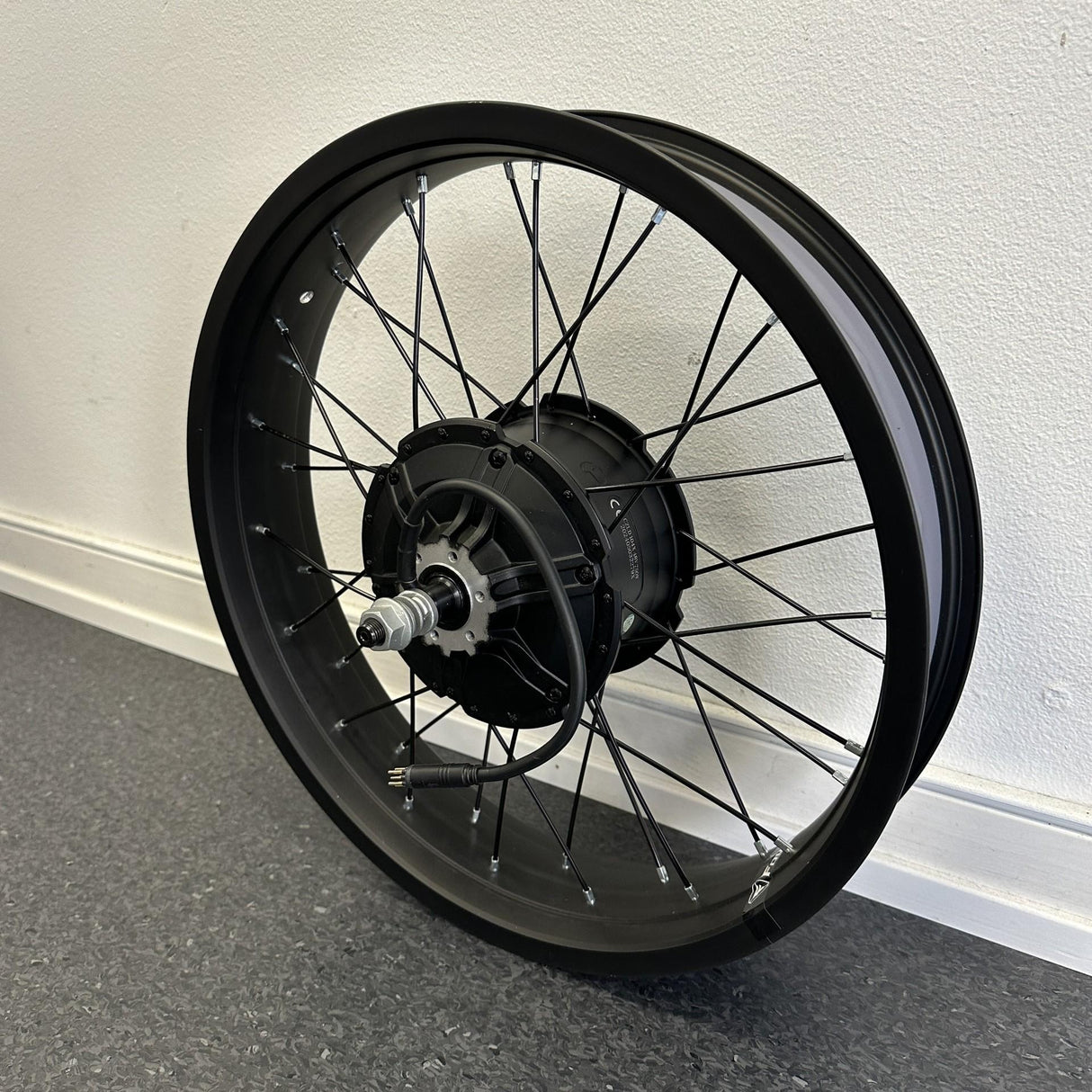 Elmotor 750W med fälg till elcykel