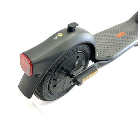 Segway Ninebot F2 PRO global version - Räckvidd 55km - Hastighet 32 km/h