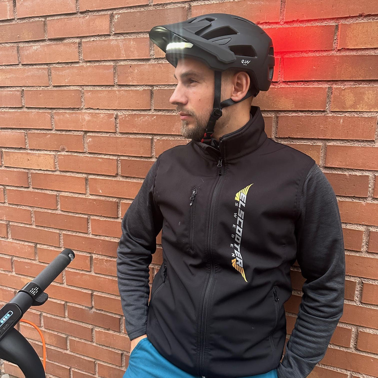 Cykelhjälm med belysning