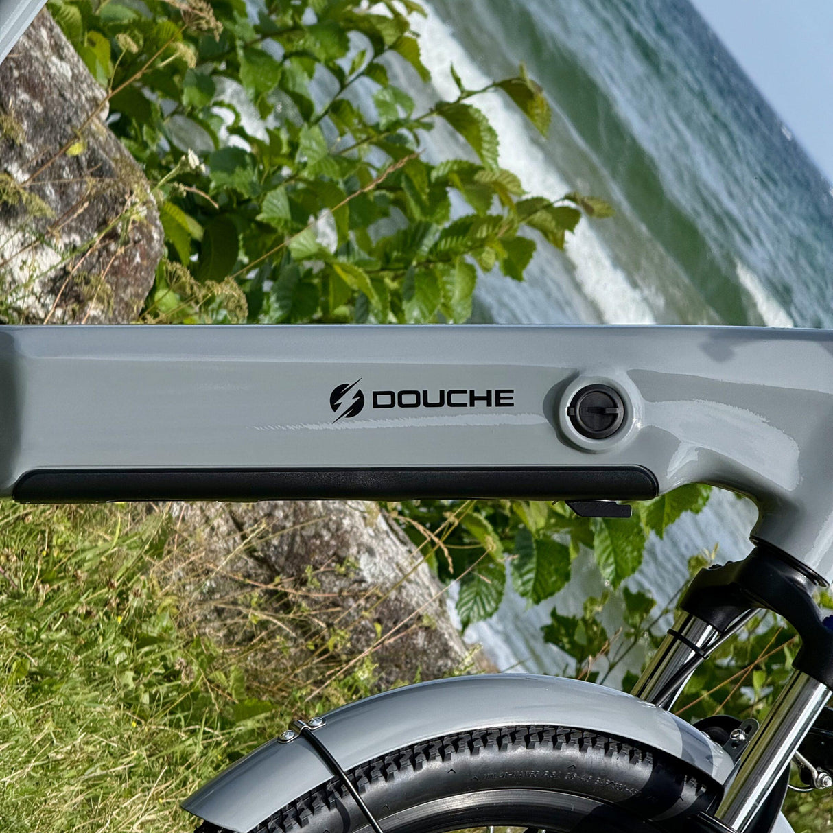 Elcykel DOUCHEBIKE 250W NIVO - 100km räckvidd