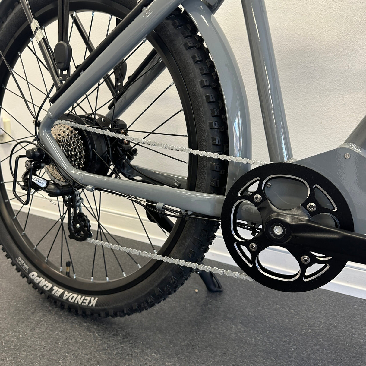 Elcykel DOUCHEBIKE 1000W PATRON - Räckvidd 100 km