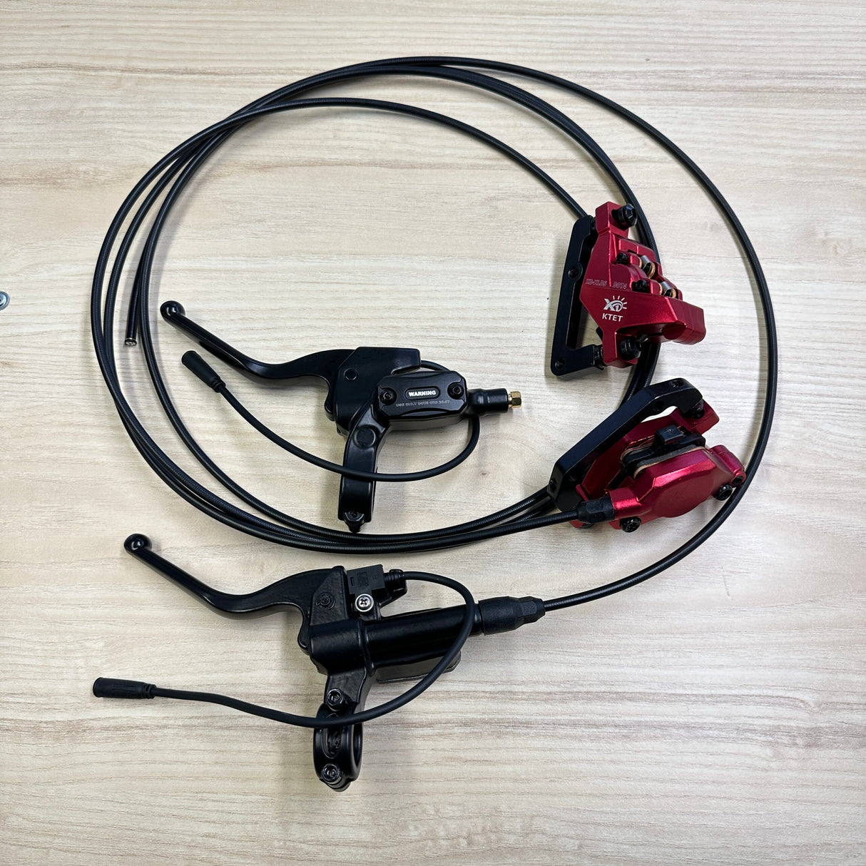 Bromsar hydrauliska med cut off sensorer för elcykel