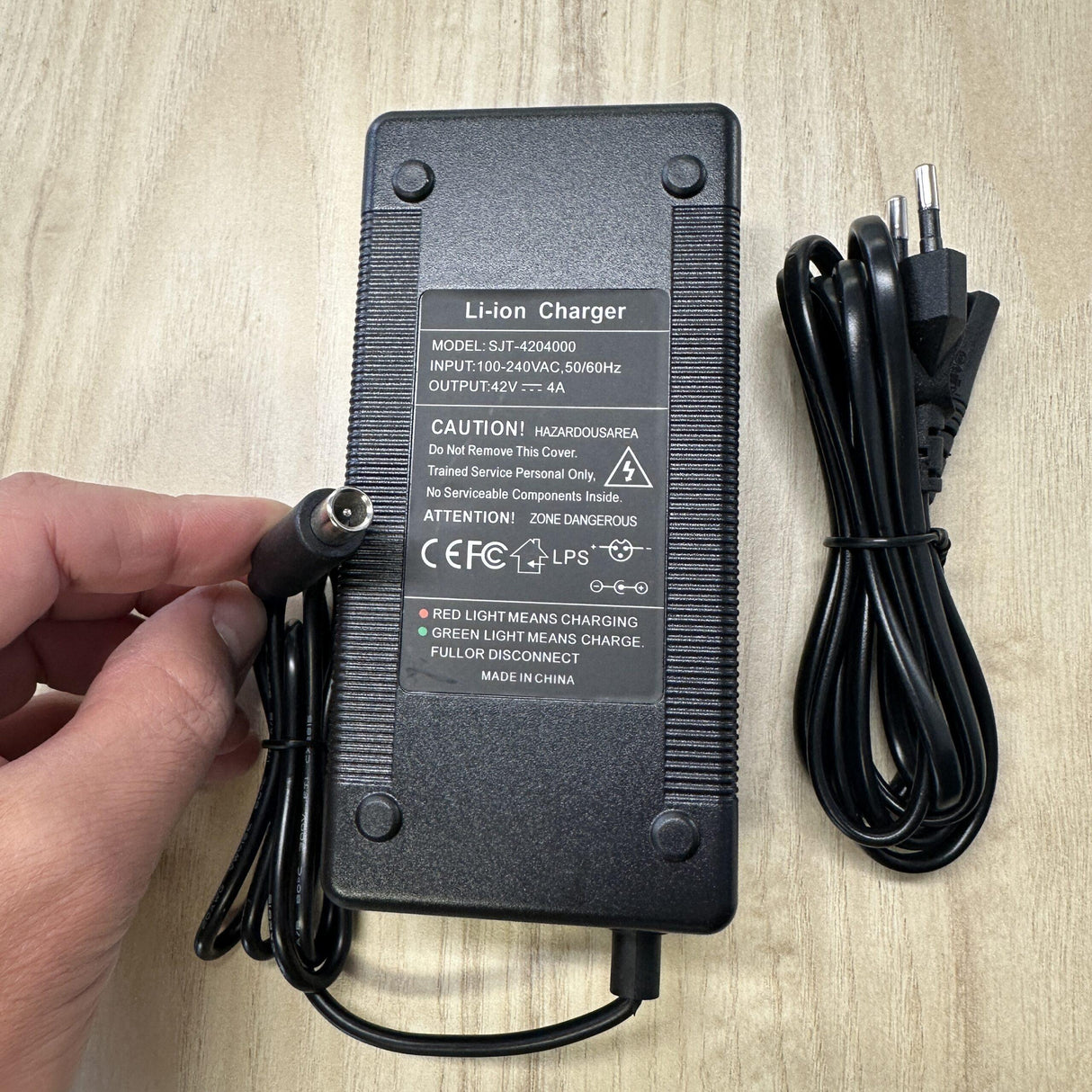 Laddare 36V/4A med RCA kontakt - output 42V - laddar 50% snabbare