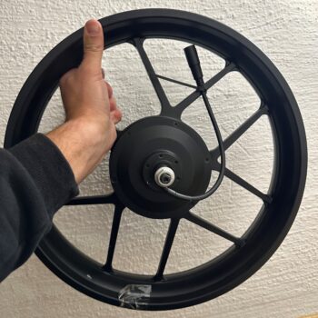 falg med motor magnesium 1000W baksida Elmotor Elmotor 1000W med fälg till elcykel