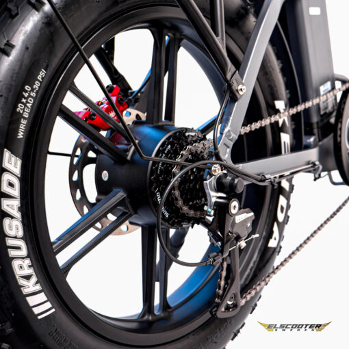 Elscooter Sweden Gra Elcykel 2 1 scaled Utforska den senaste innovationen från Elscooter Sweden - Hopfällbar Elcykel DOUCHEBIKE 1000W SVAN. Denna cykel är en revolution inom elcyklar, kombinerar kraftfull prestanda med oöverträffad flexibilitet. Elcykel DOUCHEBIKE 1000W SVAN - hopfällbar - räckvidd 100km