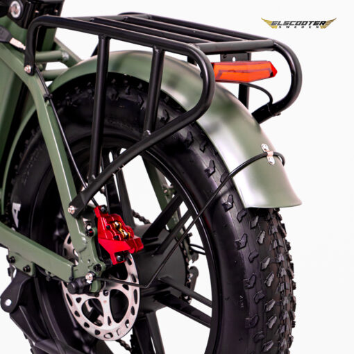 Elscooter Sweden Gron Elcykel 10 scaled Vi presenterar Elcykel DOUCHEBIKE 1000W PLUS, en exceptionell kombination av kraft och finess för den moderna cyklisten. Påbörja en resa av effektivitet och stil med denna toppmoderna e-cykel. Elcykel DOUCHEBIKE 1000W PLUS - Hopfällbar - Räckvidd 100km