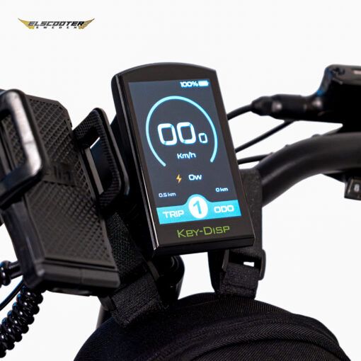 Elscooter Sweden Gron Elcykel 5 scaled Vi presenterar Elcykel DOUCHEBIKE 1000W PLUS, en exceptionell kombination av kraft och finess för den moderna cyklisten. Påbörja en resa av effektivitet och stil med denna toppmoderna e-cykel. Elcykel DOUCHEBIKE 1000W PLUS - Hopfällbar - Räckvidd 100km
