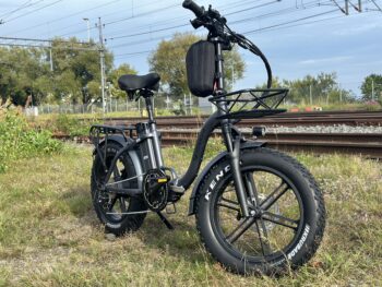 IMG 0034 Utforska den senaste innovationen från Elscooter Sweden - Hopfällbar Elcykel DOUCHEBIKE 1000W SVAN. Denna cykel är en revolution inom elcyklar, kombinerar kraftfull prestanda med oöverträffad flexibilitet. Elcykel DOUCHEBIKE 1000W SVAN - hopfällbar - räckvidd 100km