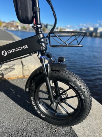 jijoj Elcykel DOUCHEBIKE 750W STILETTE Elcykel DOUCHEBIKE 750W STILETTE - Hydrauliska bromsar - Räckvidd 70km - Hopfällbar