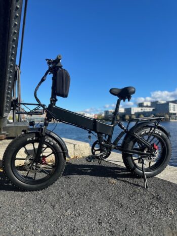 jijuuuu Elcykel DOUCHEBIKE 750W STILETTE Elcykel DOUCHEBIKE 750W STILETTE - Hydrauliska bromsar - Räckvidd 70km - Hopfällbar